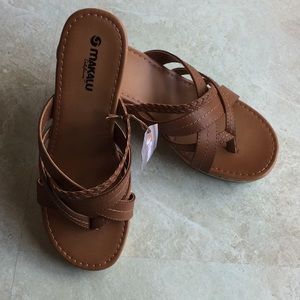 Women’s wedge sandals